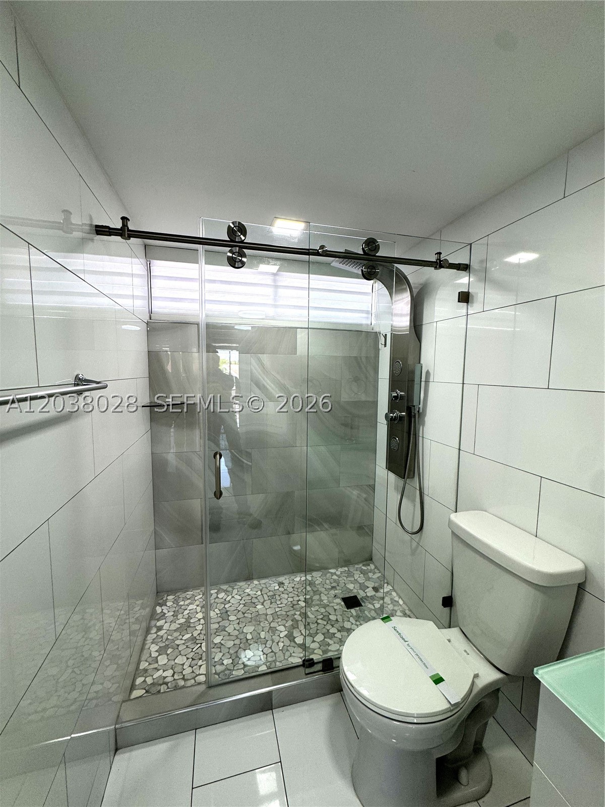 THE COURTYARD VILLAS COND - Residential Lease