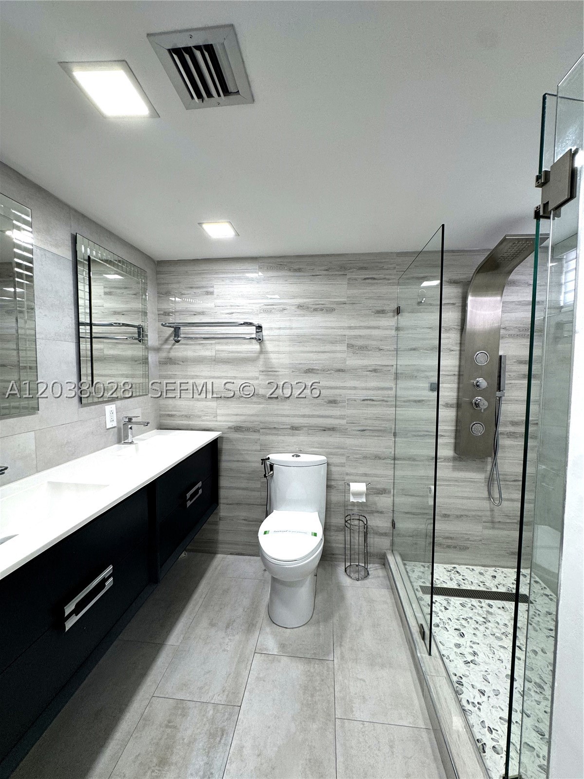 THE COURTYARD VILLAS COND - Residential Lease
