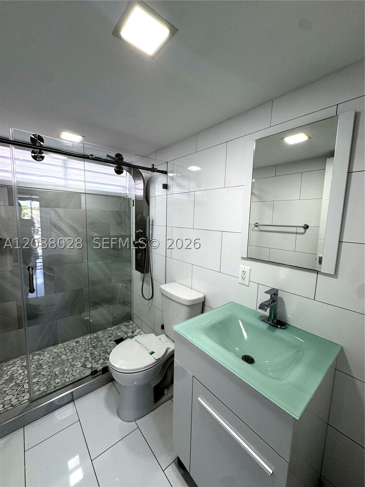 THE COURTYARD VILLAS COND - Residential Lease
