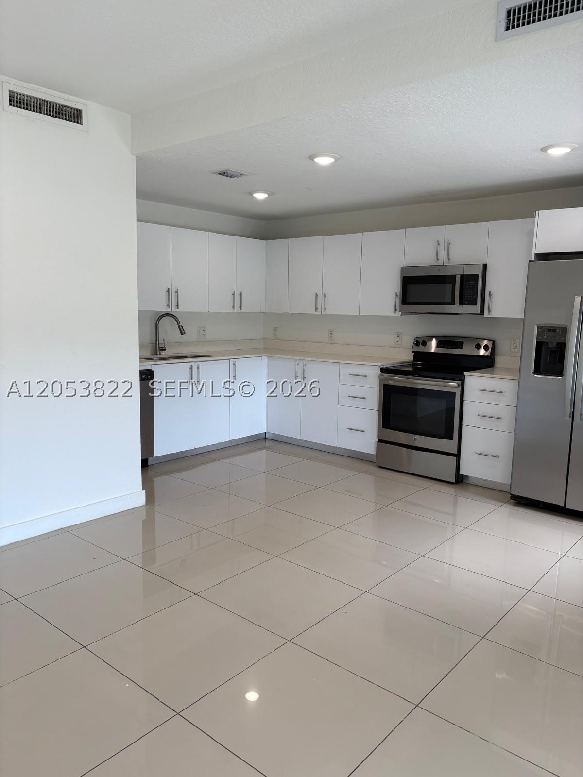 PARADISE ONE - Residential