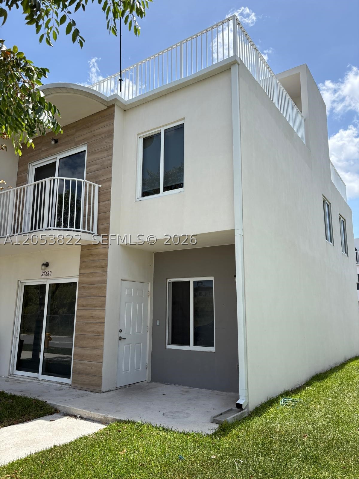 PARADISE ONE - Residential
