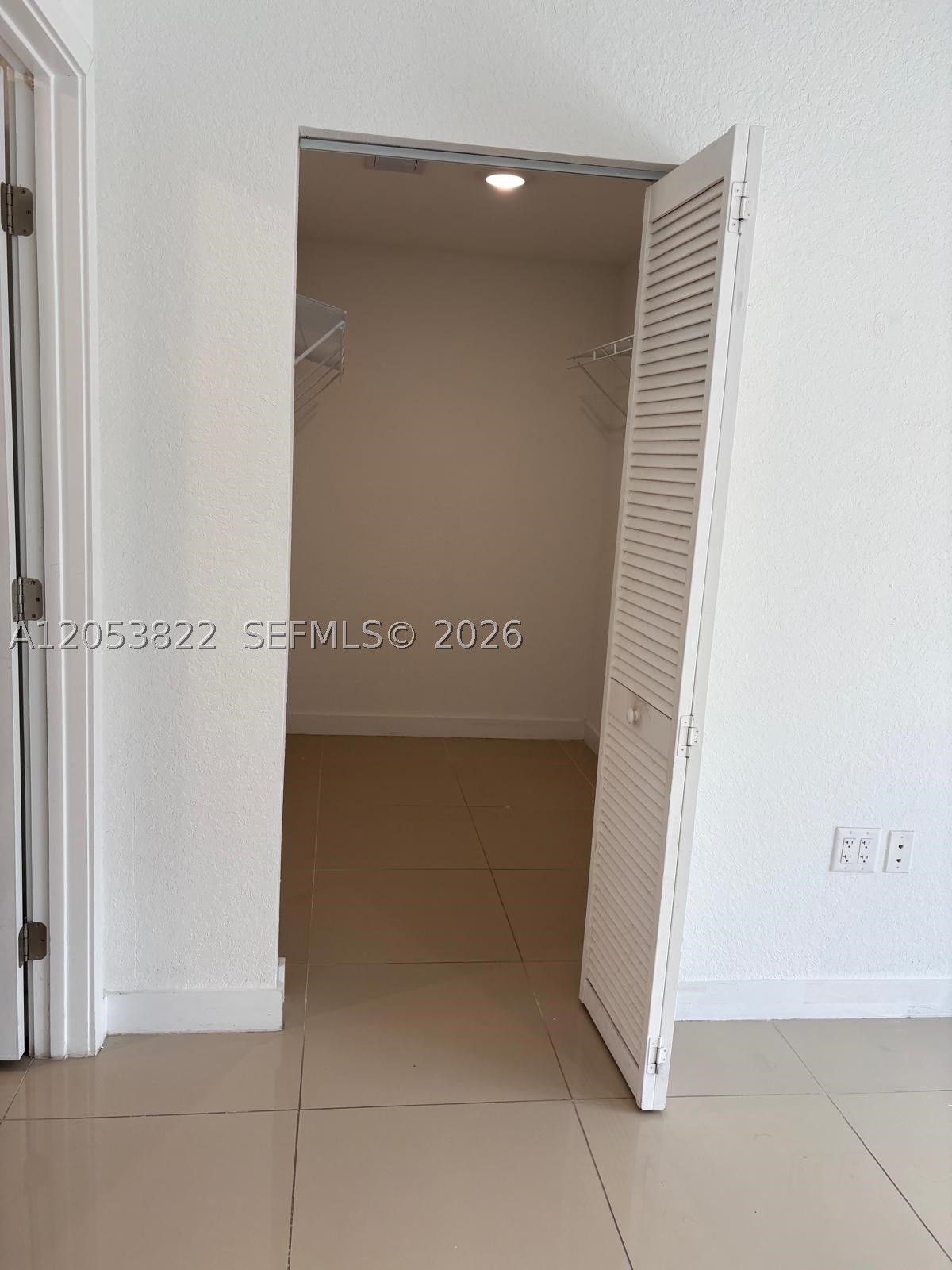 PARADISE ONE - Residential
