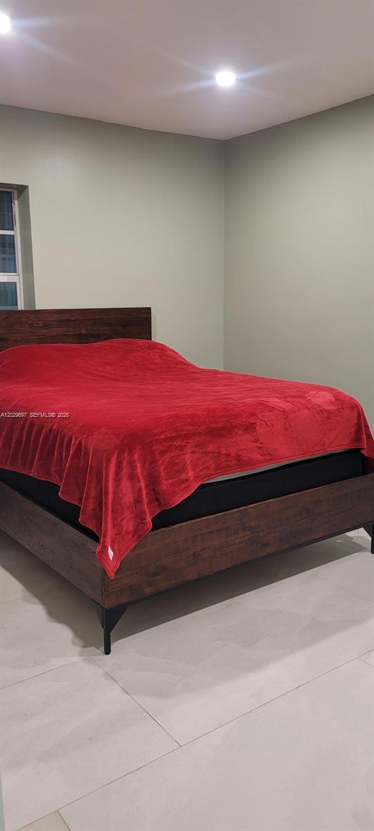 ROSE-WOOD AMD - Residential Lease