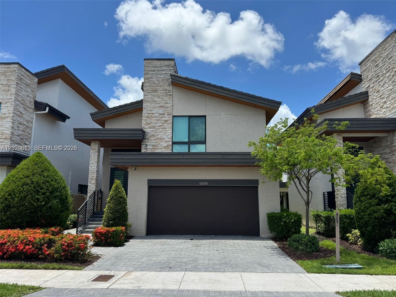 GRAND BAY SOUTH ESTATES - Residential