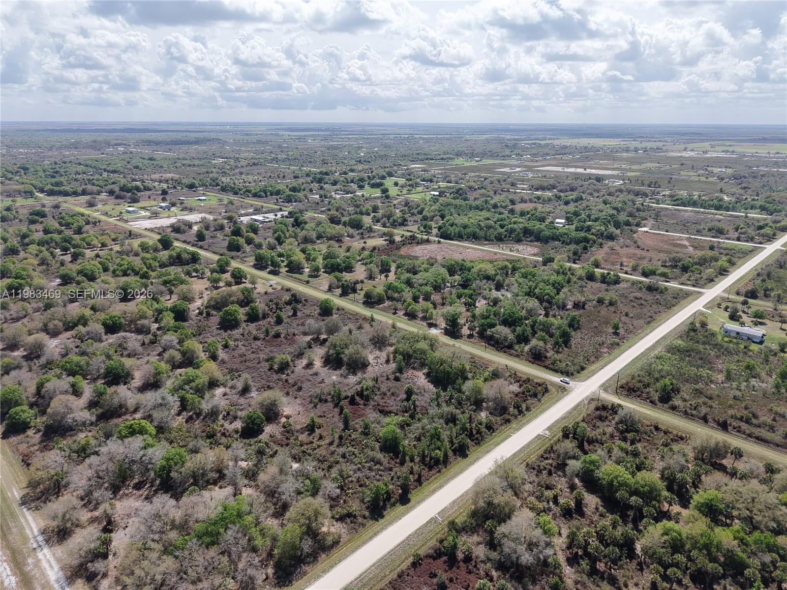 OKEECHOBEE - Land