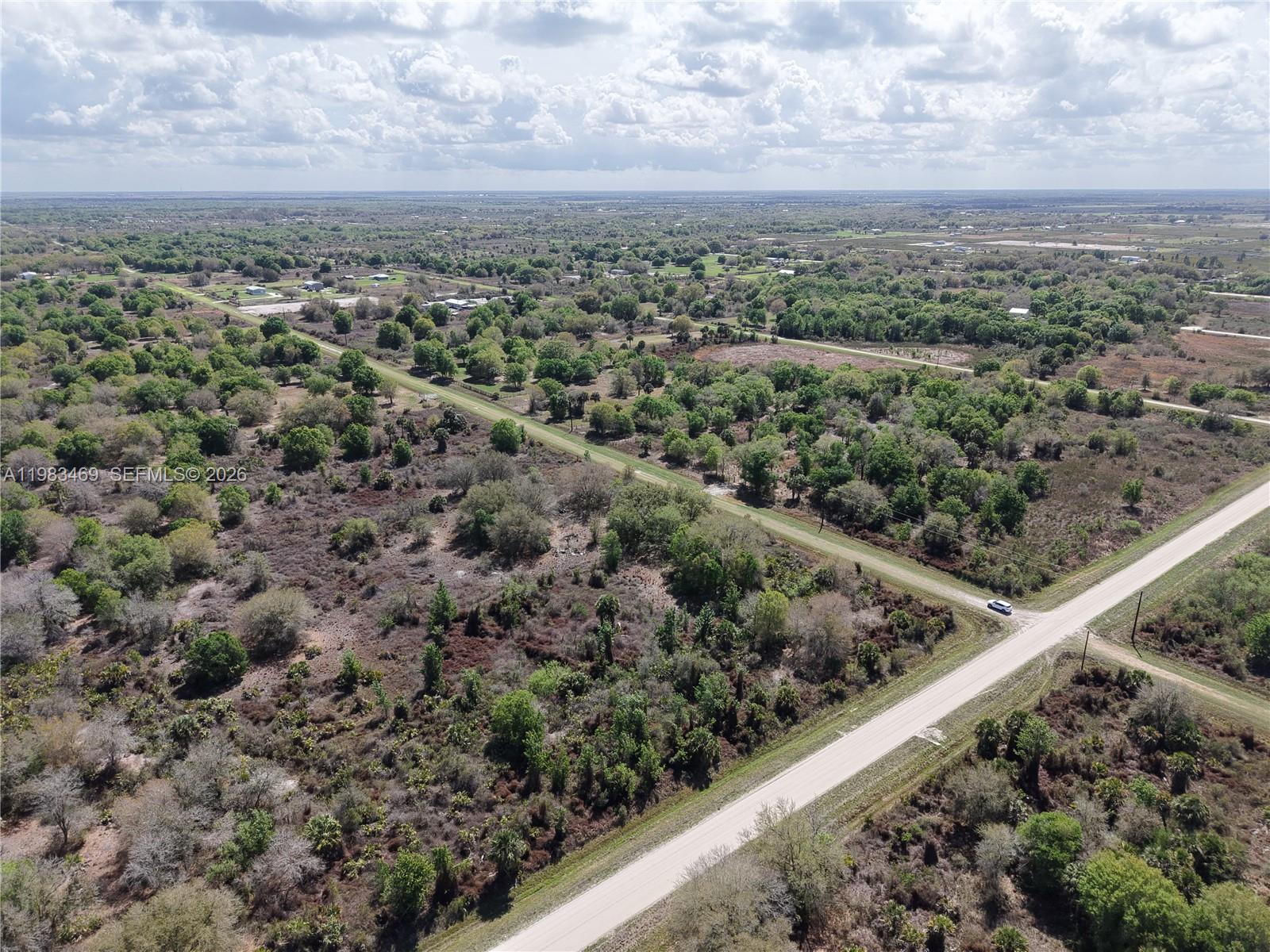 OKEECHOBEE - Land