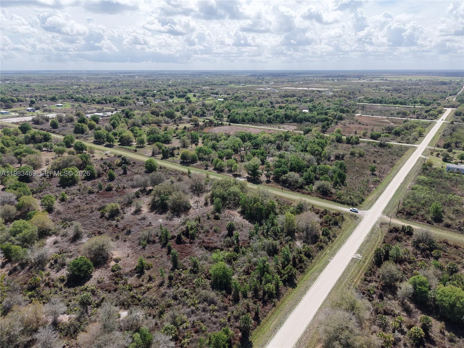 OKEECHOBEE - Land