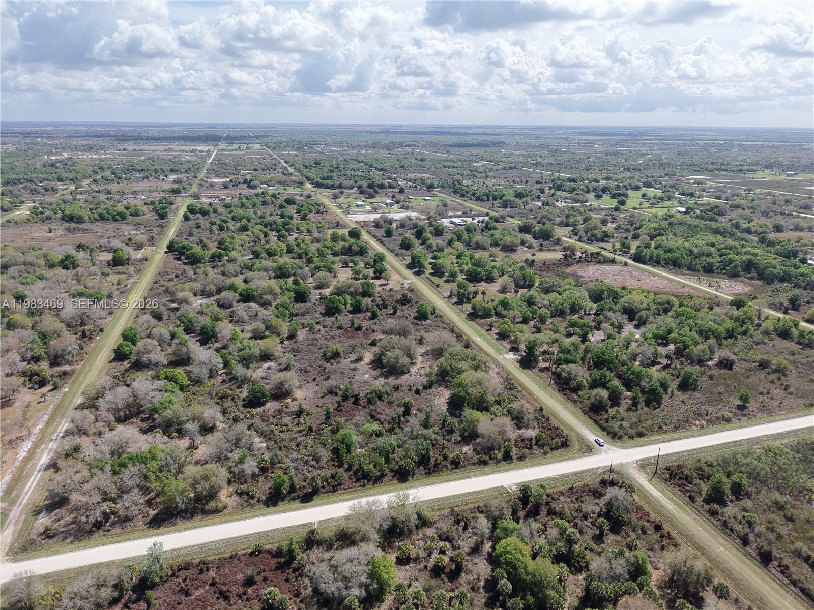 OKEECHOBEE - Land