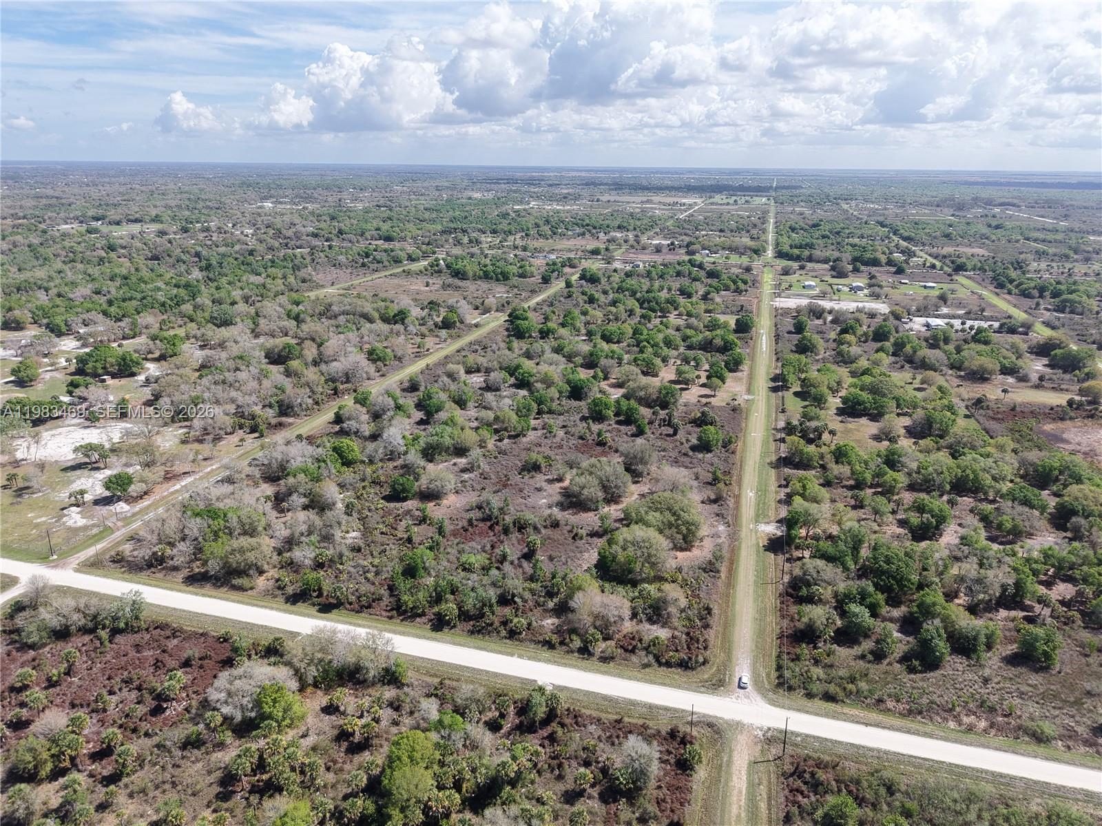 OKEECHOBEE - Land