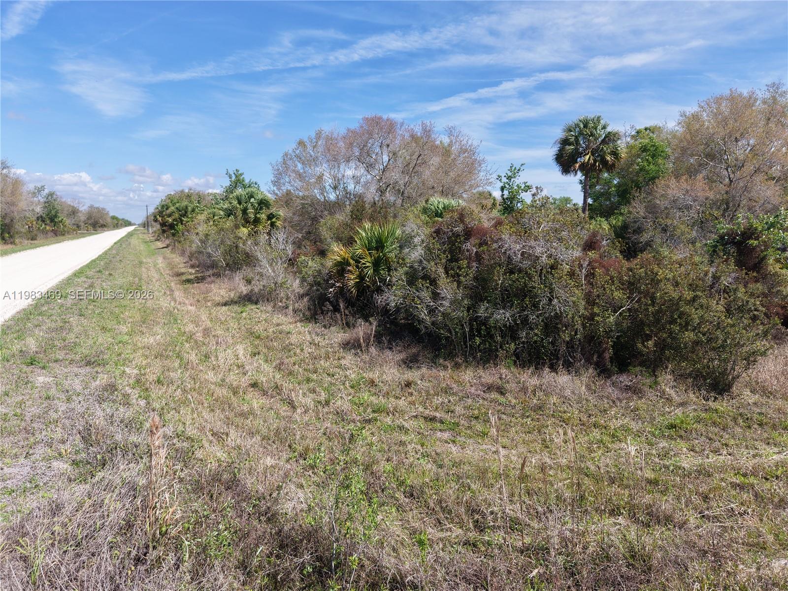 OKEECHOBEE - Land