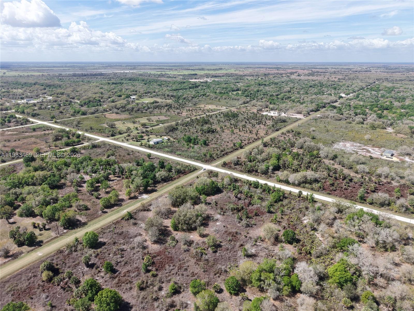 OKEECHOBEE - Land