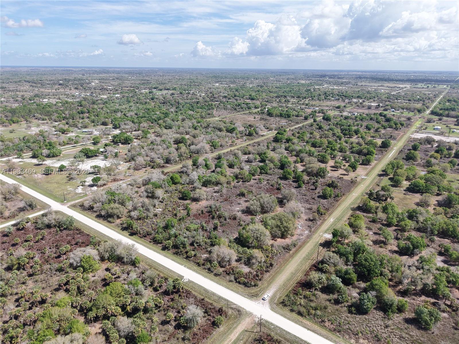 OKEECHOBEE - Land