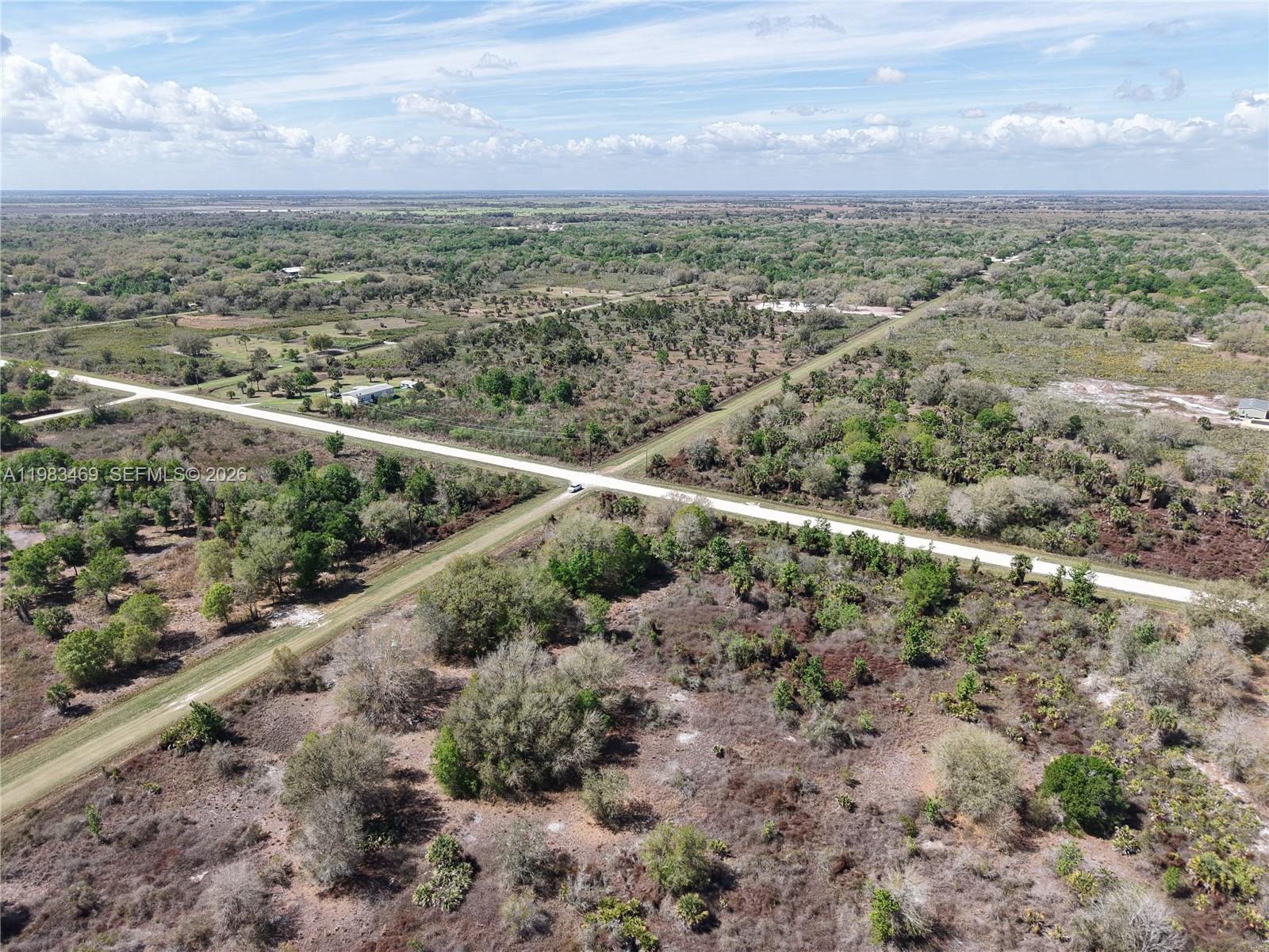 OKEECHOBEE - Land
