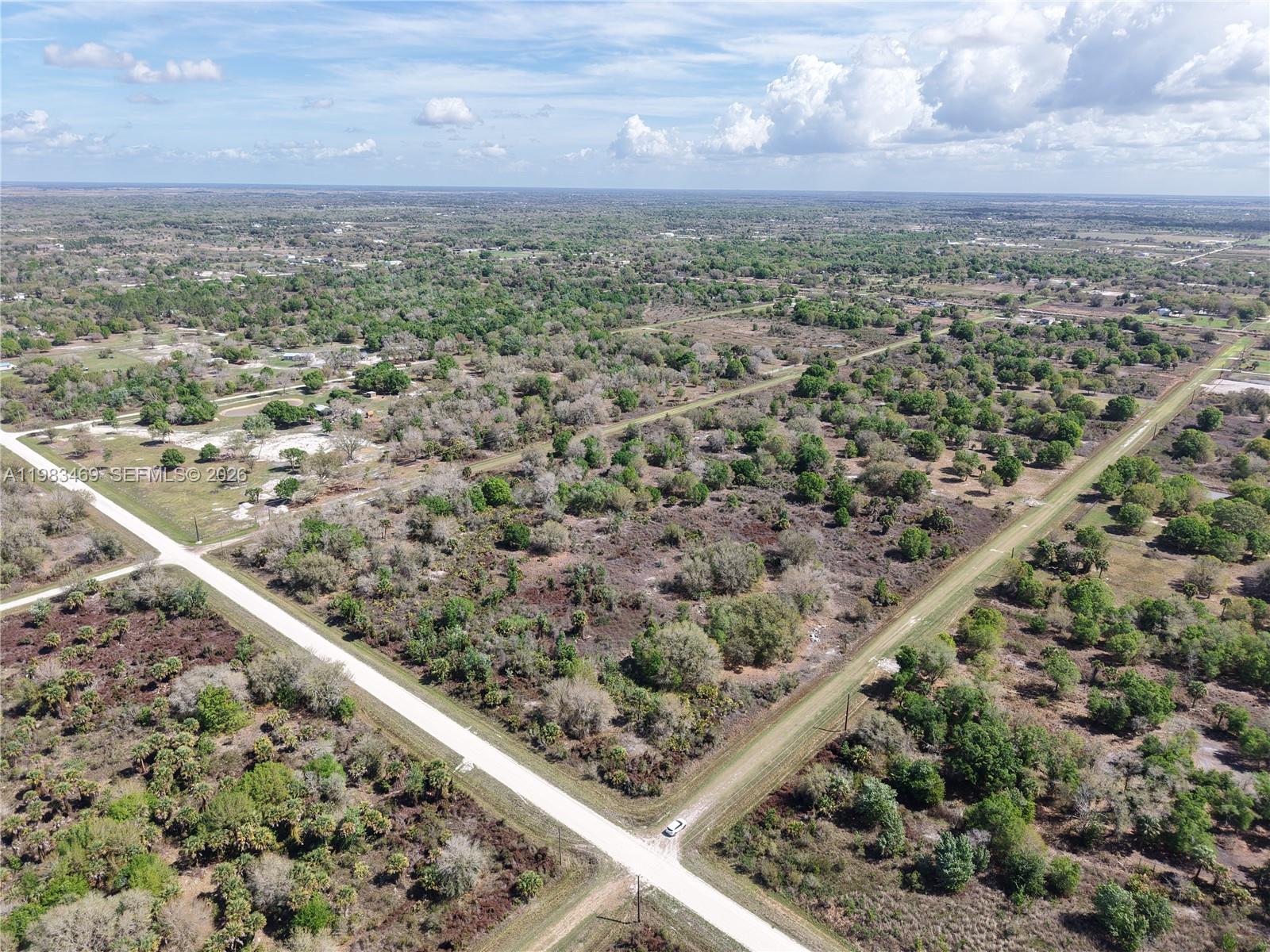 OKEECHOBEE - Land