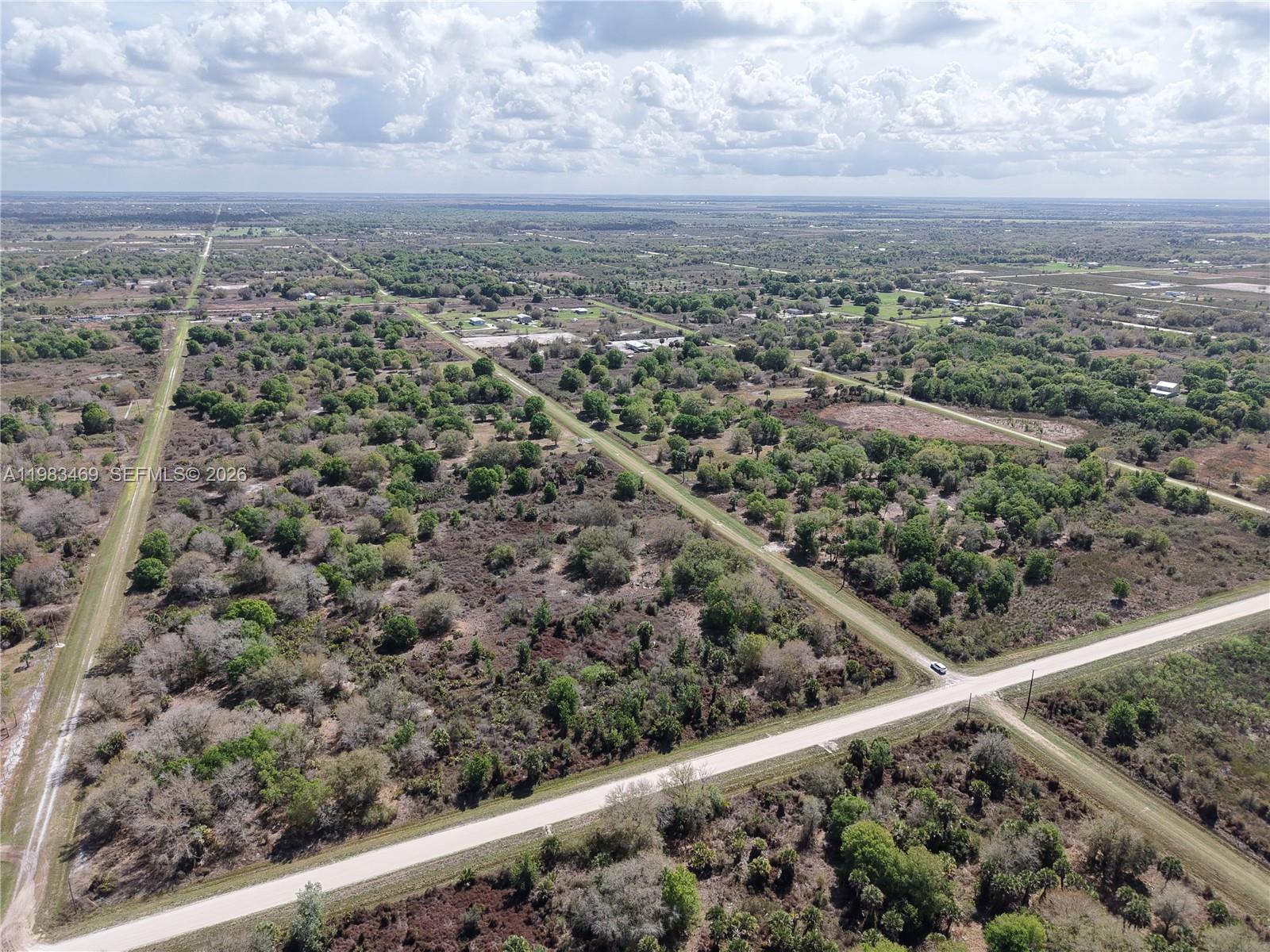 OKEECHOBEE - Land