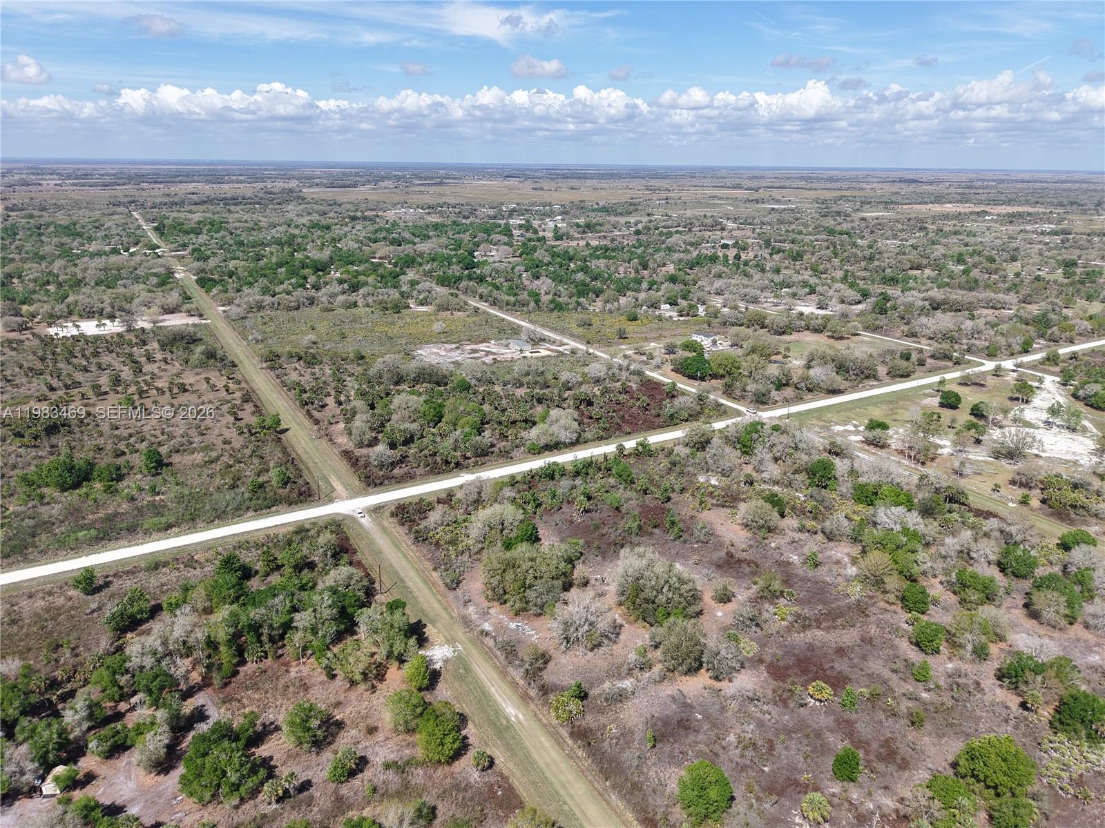 OKEECHOBEE - Land
