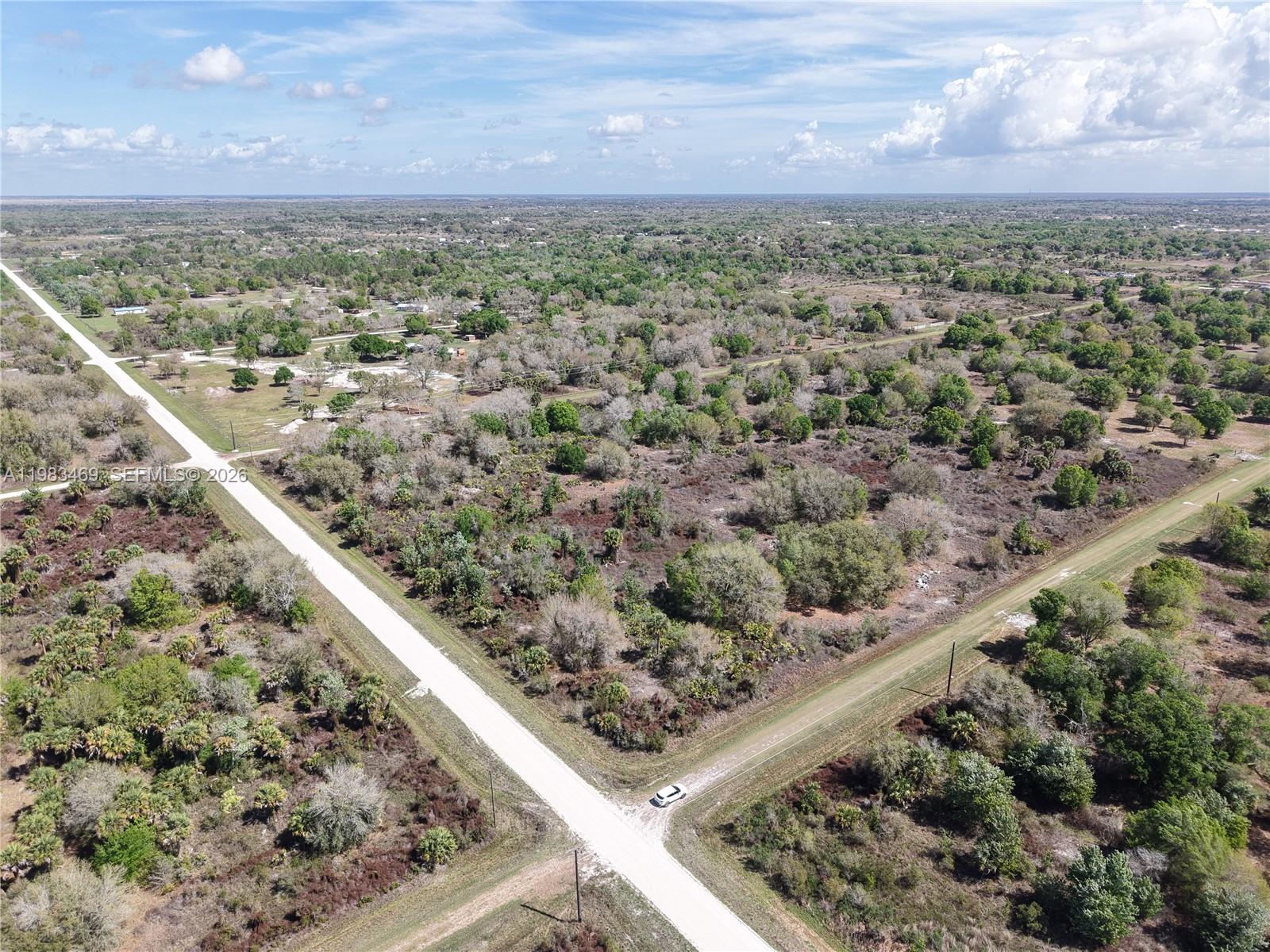 OKEECHOBEE - Land
