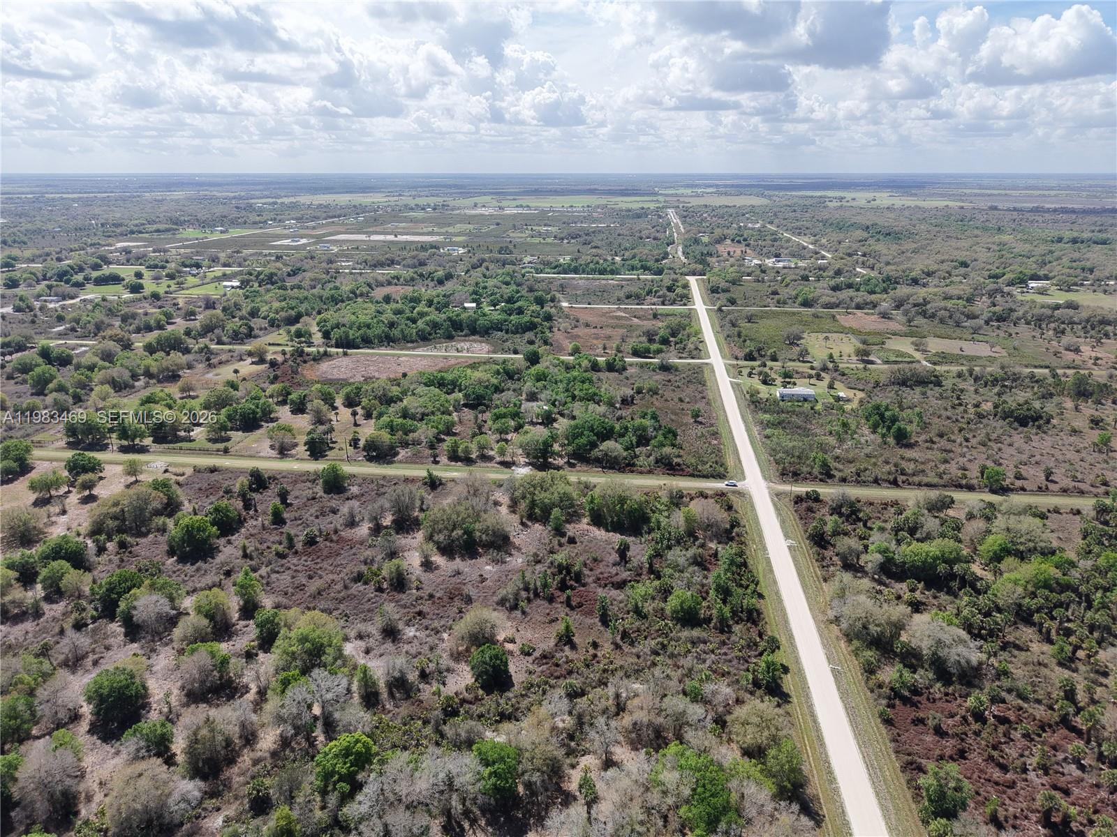 OKEECHOBEE - Land