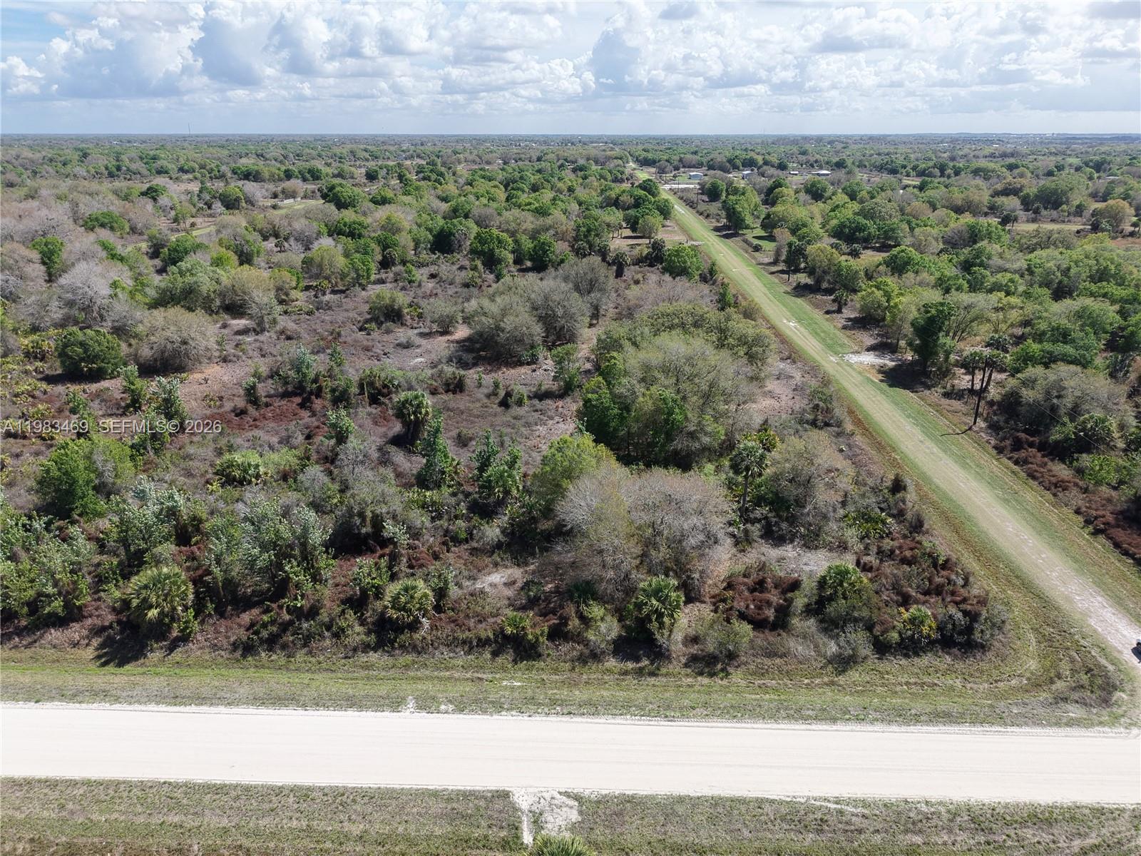 OKEECHOBEE - Land