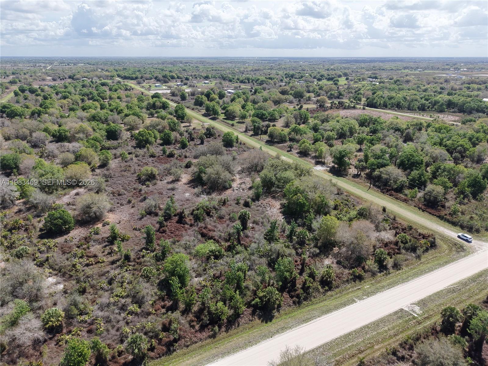 OKEECHOBEE - Land