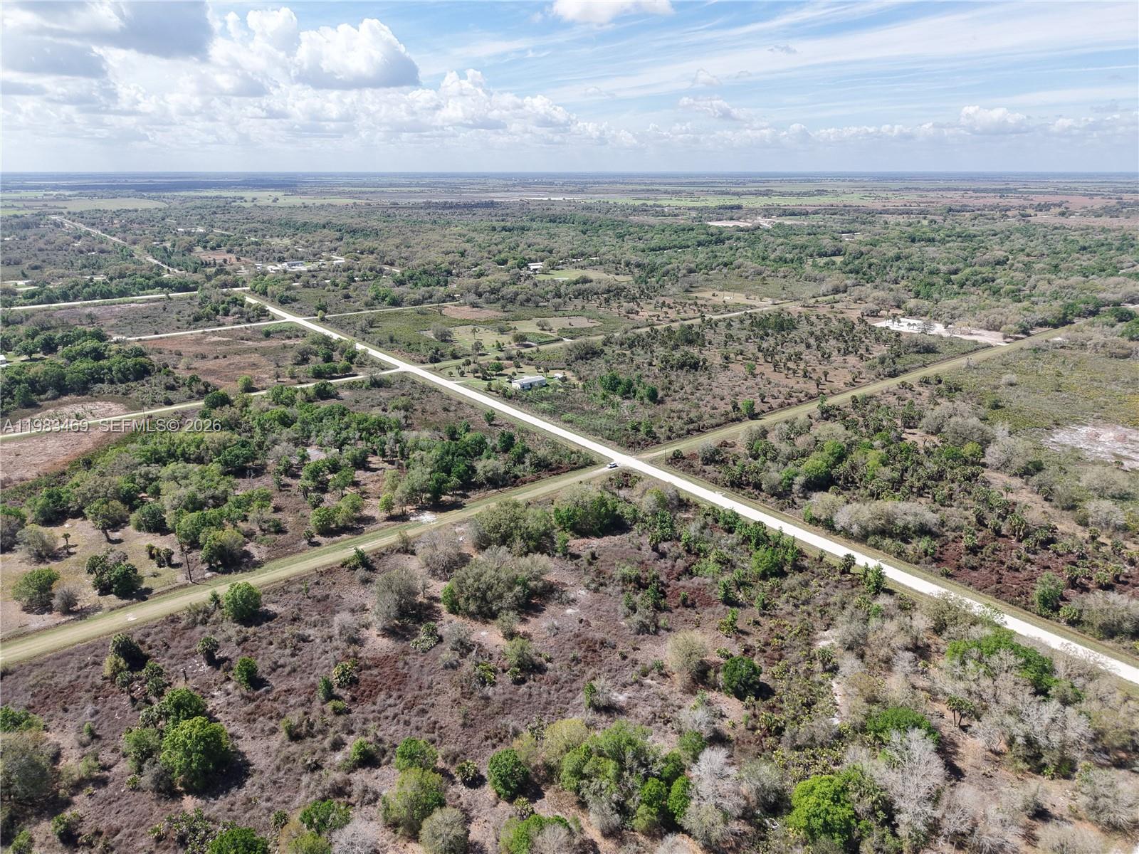 OKEECHOBEE - Land