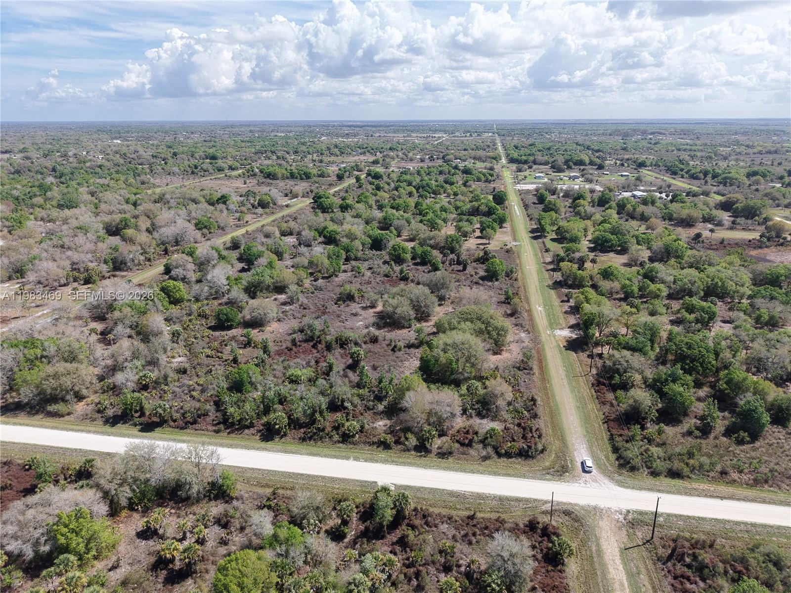 OKEECHOBEE - Land