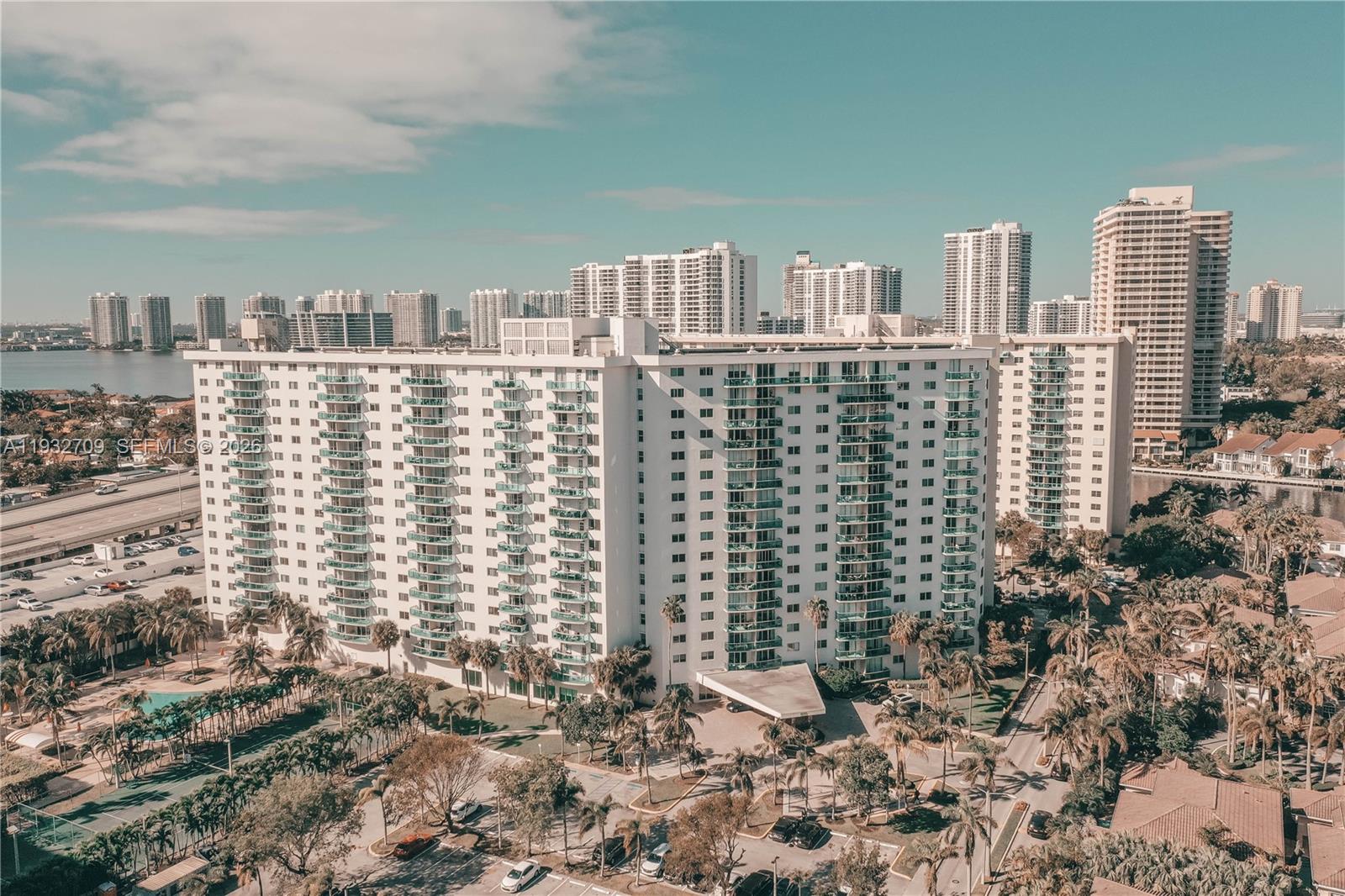 OCEANVIEW BUILDING B COND - Residential