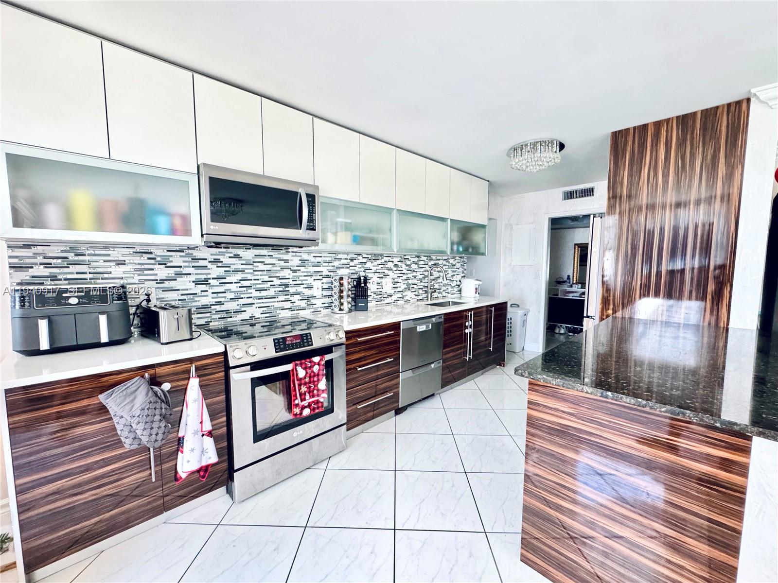 MALAGA TOWERS CONDO - Residential