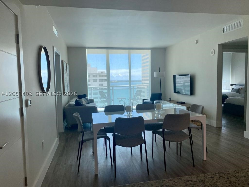 THE PLAZA 901 BRICKELL CO - Residential Lease