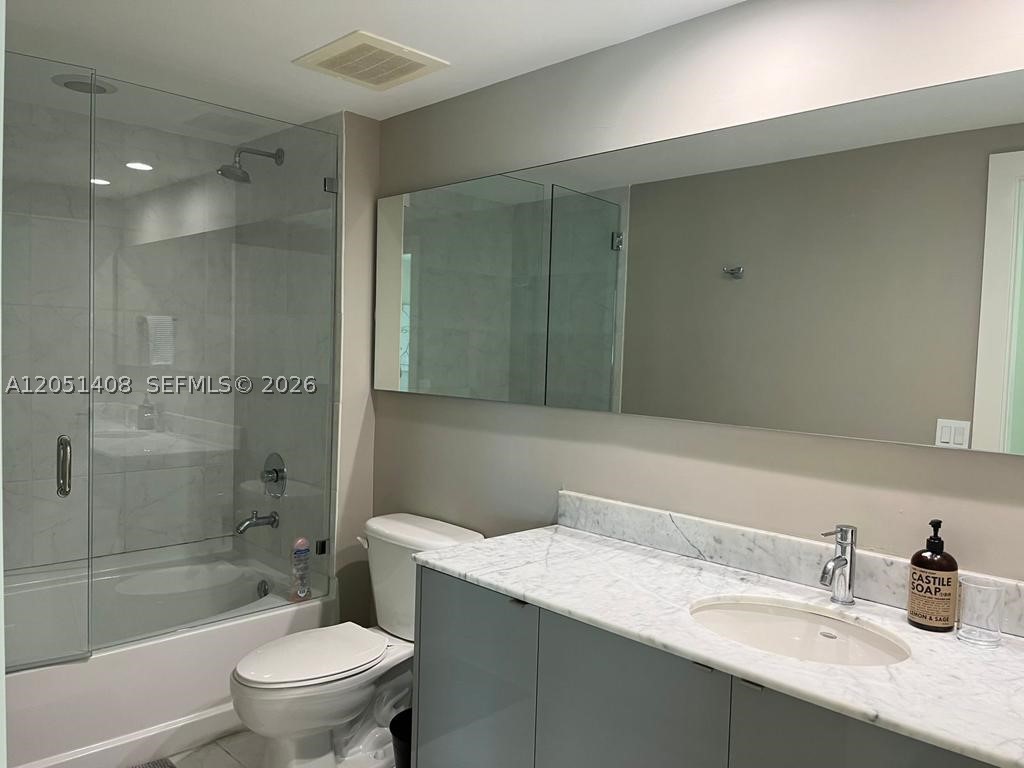 THE PLAZA 901 BRICKELL CO - Residential Lease