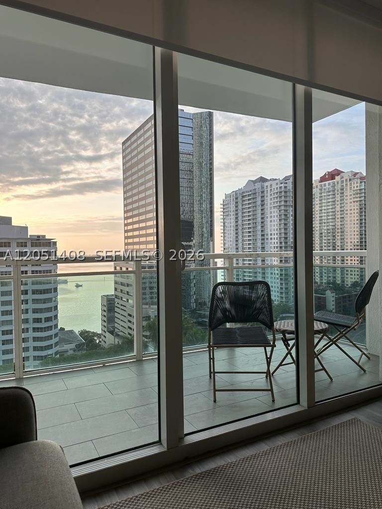 THE PLAZA 901 BRICKELL CO - Residential Lease
