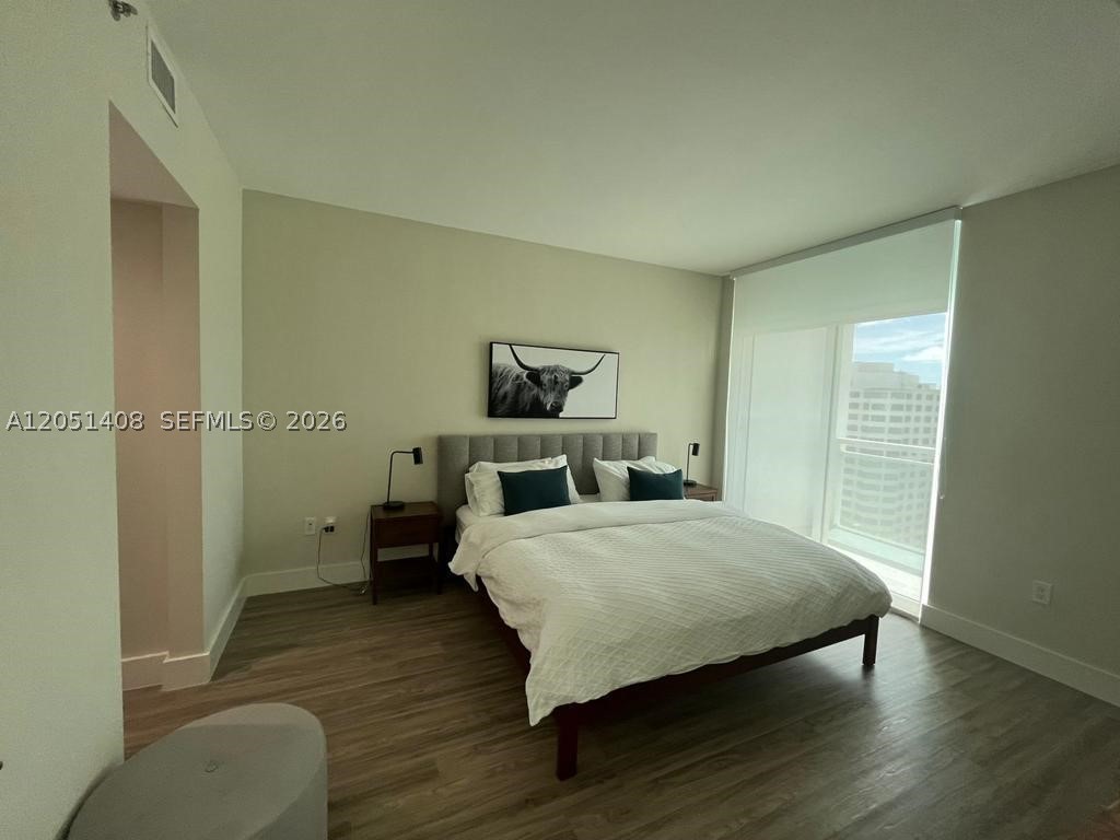THE PLAZA 901 BRICKELL CO - Residential Lease
