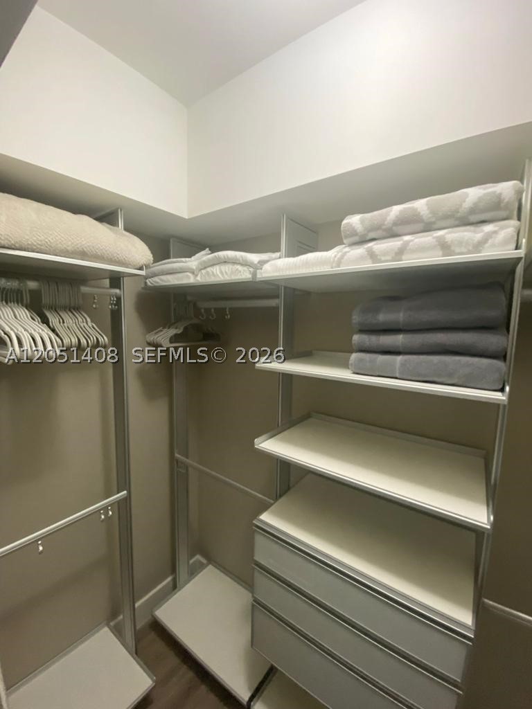 THE PLAZA 901 BRICKELL CO - Residential Lease