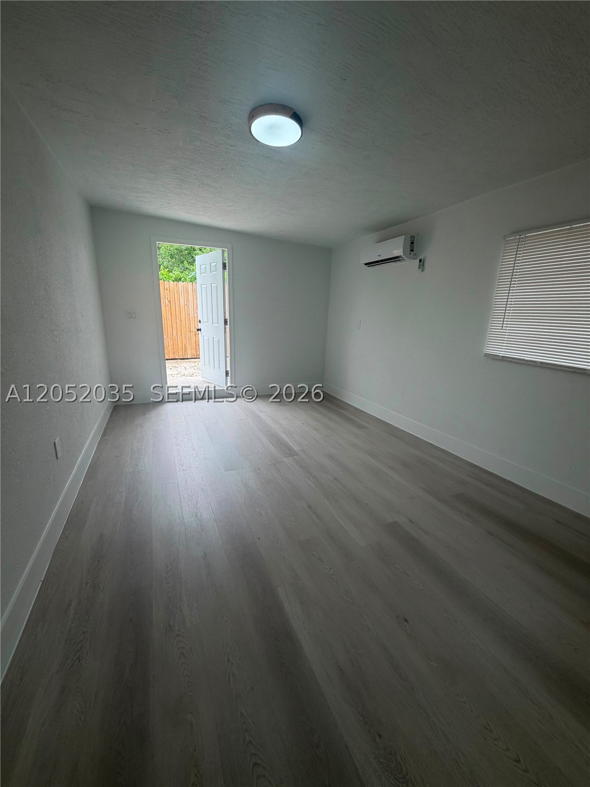EVERGLADES AVE HEIGHTS AD - Residential