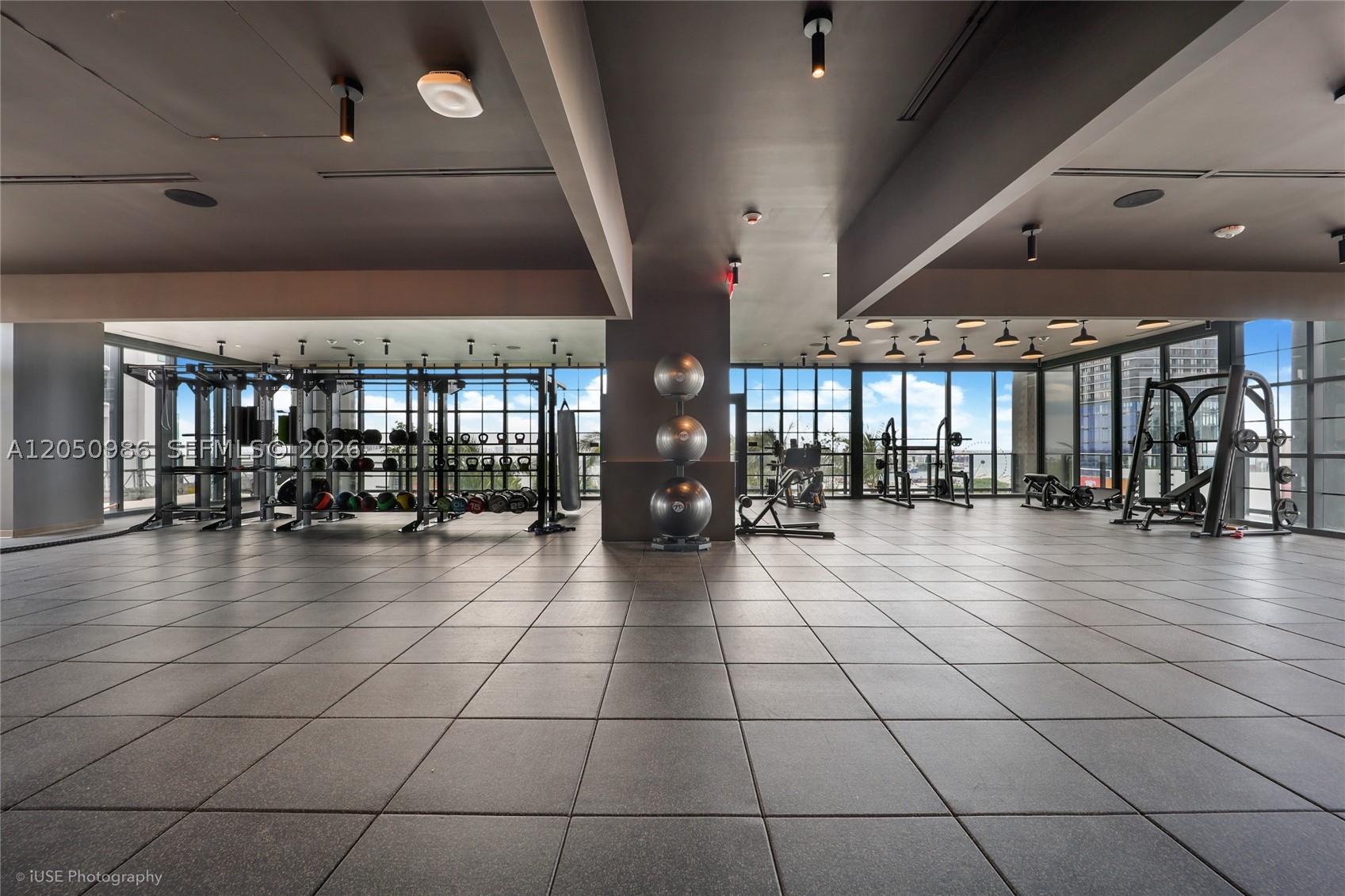 DOWNTOWN - Residential Lease