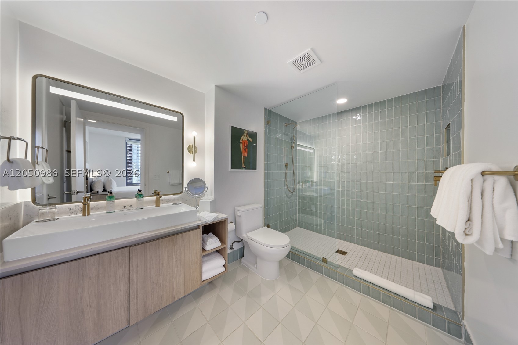 DOWNTOWN - Residential Lease