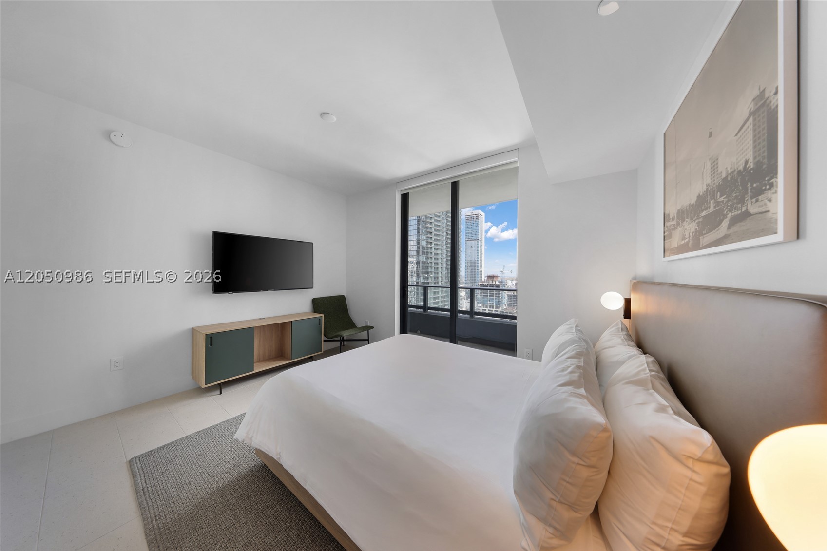 DOWNTOWN - Residential Lease
