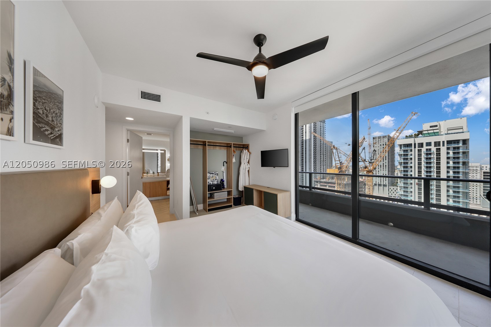DOWNTOWN - Residential Lease