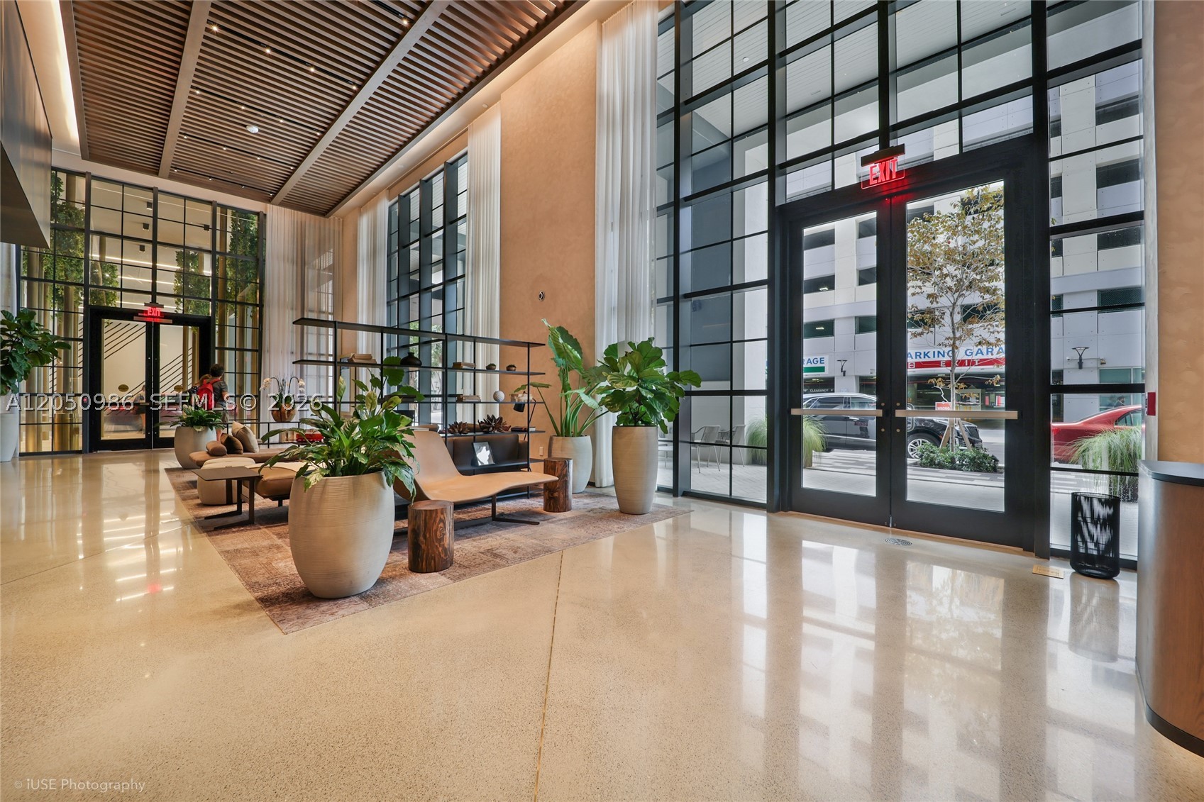 DOWNTOWN - Residential Lease