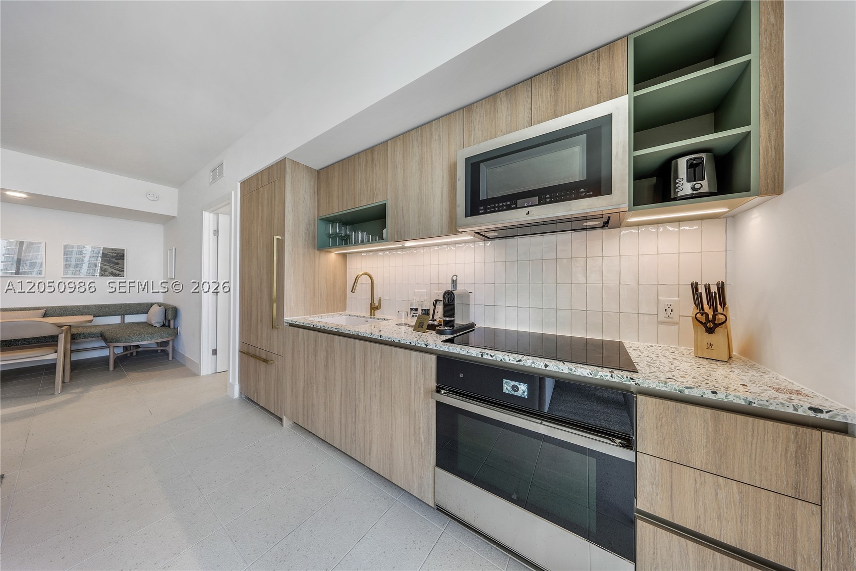 DOWNTOWN - Residential Lease
