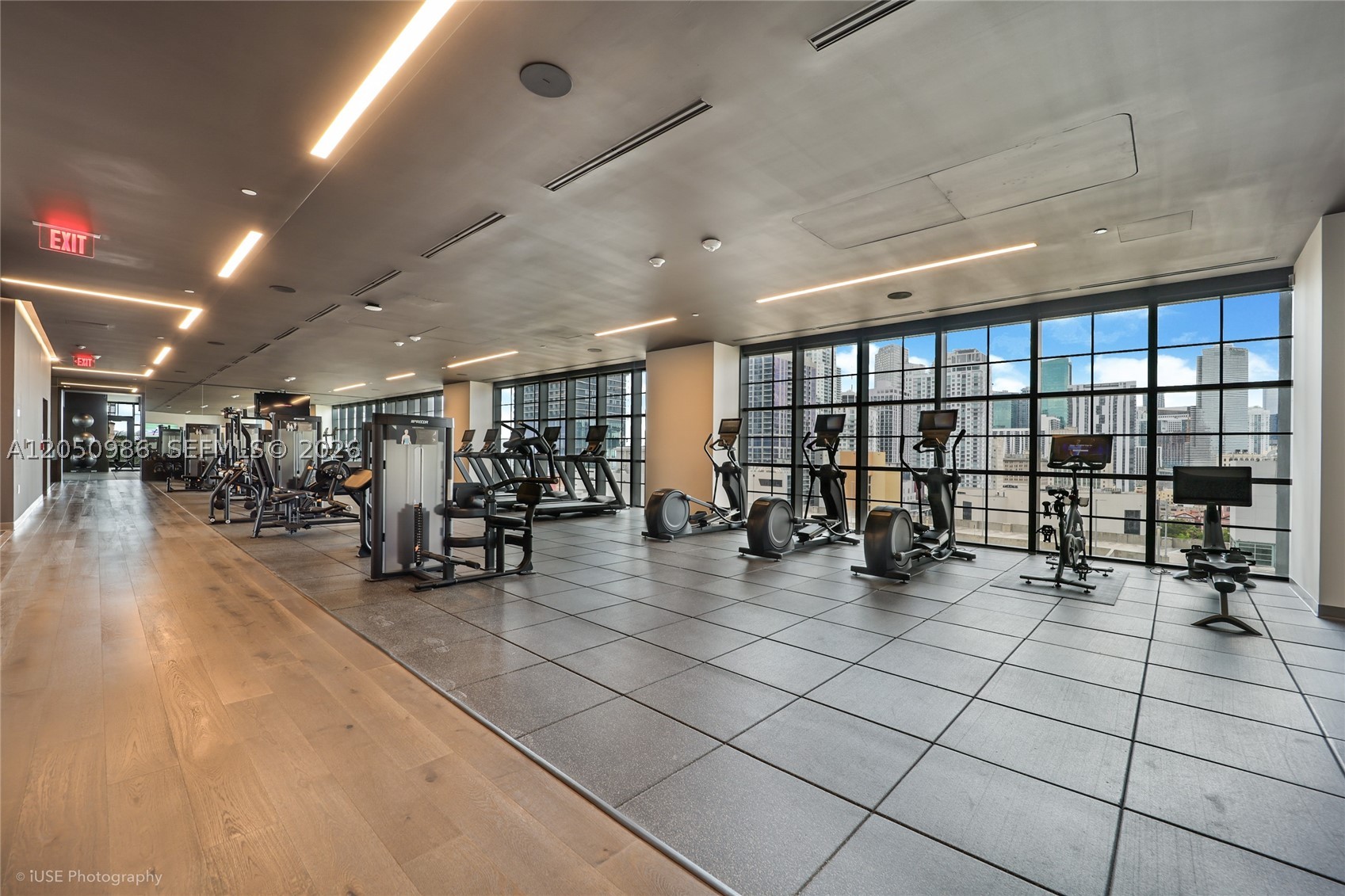 DOWNTOWN - Residential Lease