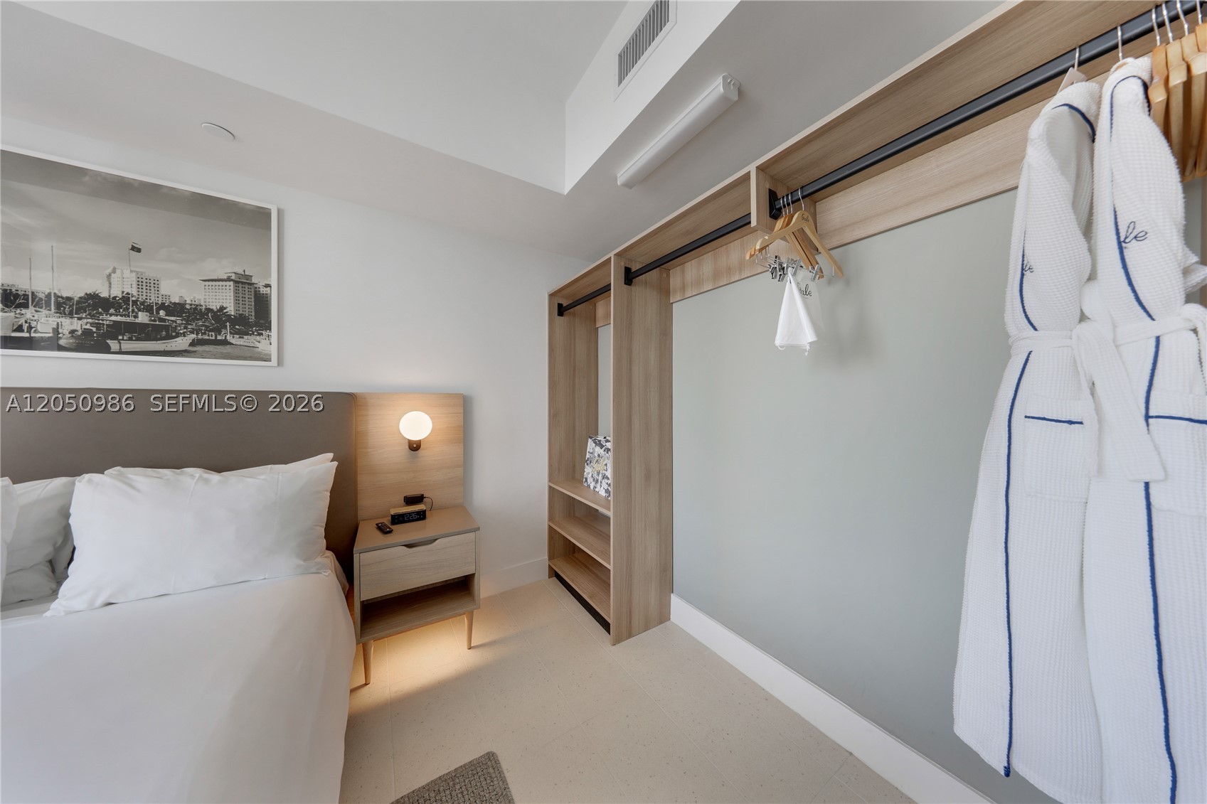 DOWNTOWN - Residential Lease