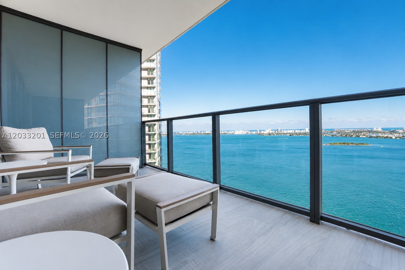 PARAISO BAY CONDO - Residential Lease