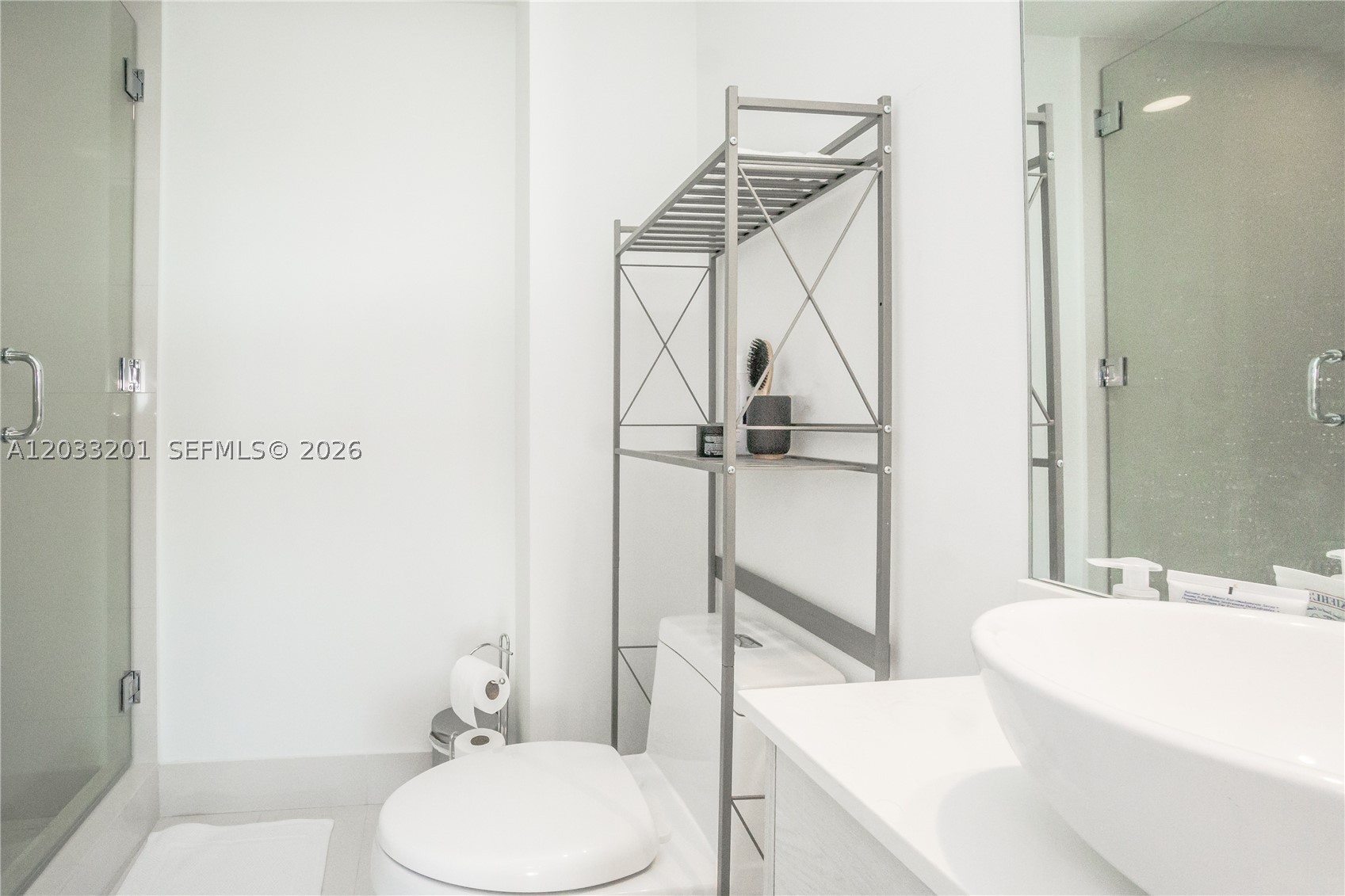 PARAISO BAY CONDO - Residential Lease