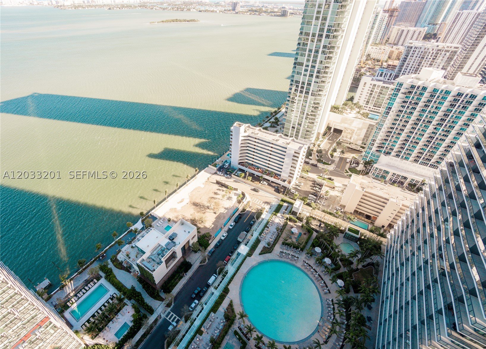 PARAISO BAY CONDO - Residential Lease