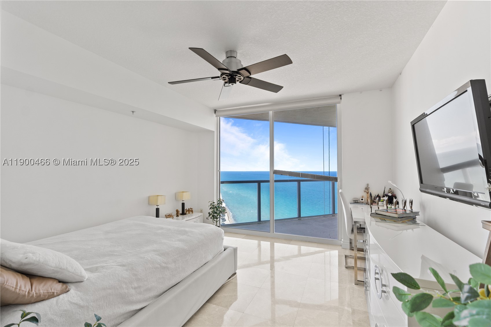 LA PERLA CONDO - Residential
