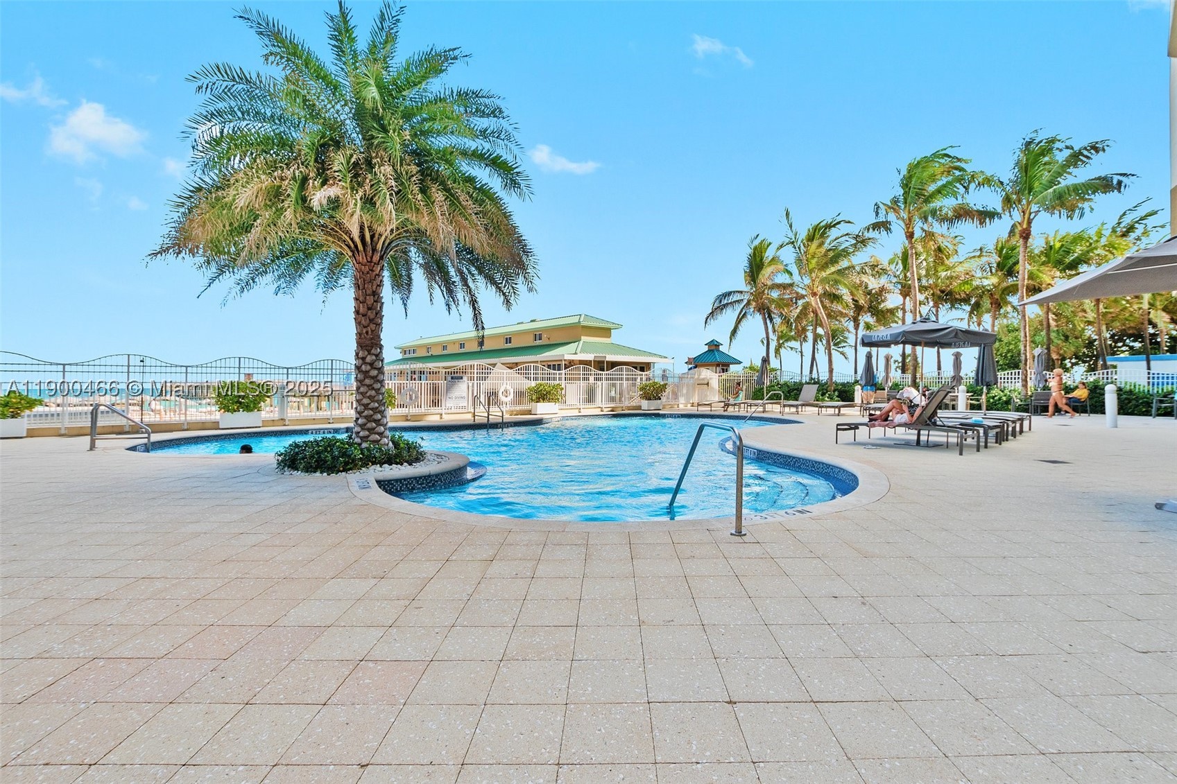 LA PERLA CONDO - Residential