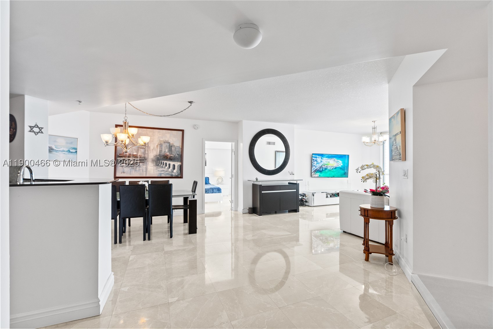 LA PERLA CONDO - Residential