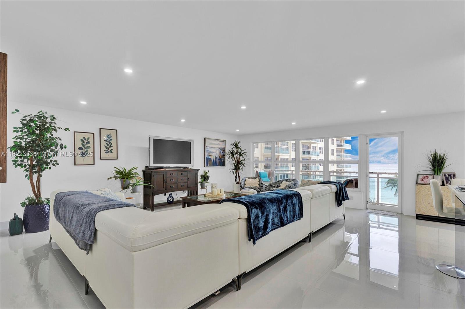 PLAYA DEL MAR CONDO - Residential
