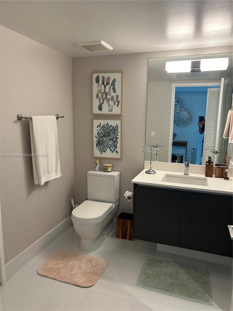 PARQUE TOWERS CONDO - Residential Lease